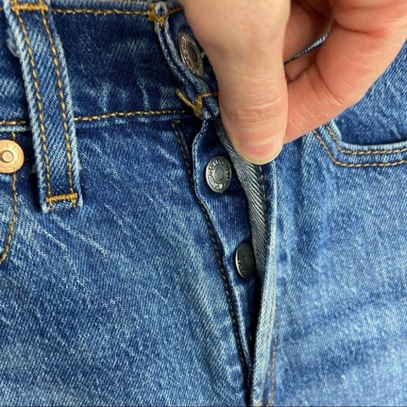 Revolve Levis Wedgie Straight Jeans Love Triangle Size 24 Raw Hem Distrese Denim - Picture 5 of 11